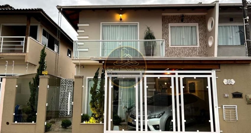 Sobrado com 3 dormitórios à venda, 70 m² por R$ 600.000 - Murta - Itajaí/SC