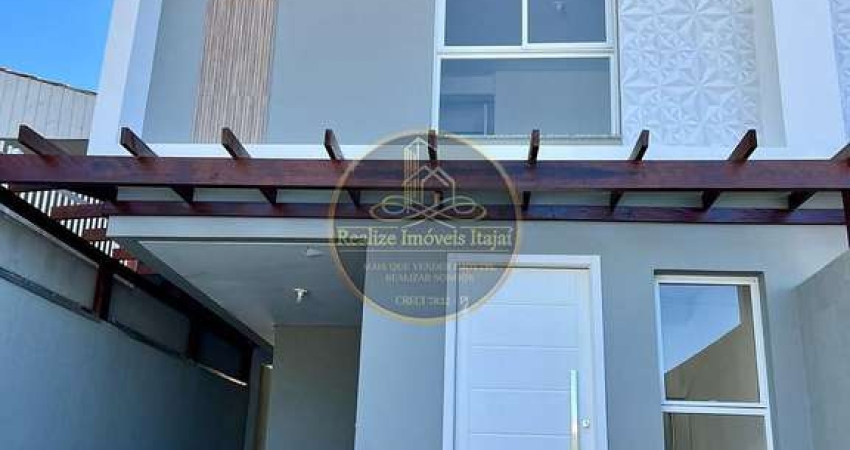 Sobrado com com 3 dormitório, sendo 1 suíte à venda,108,72 m² por R$ 850.000,00 - Espinheiros- Itajaí/SC