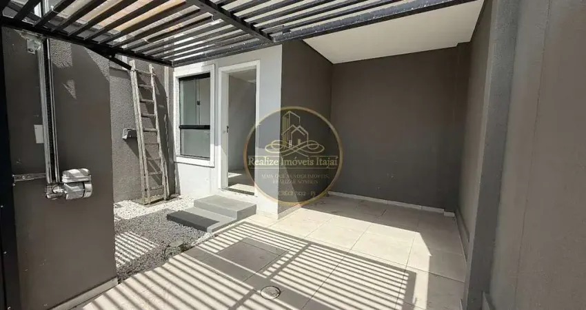Sobrado semi mobiliado, 02 suítes 75m², r$ 590.000,00 costa cavalcante itajaí/sc.