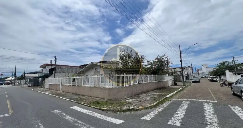 Casa + 2 kitnets com entradas individuais + 2 galpões – r$1.700.000,00 – barra do rio, itajaí/sc