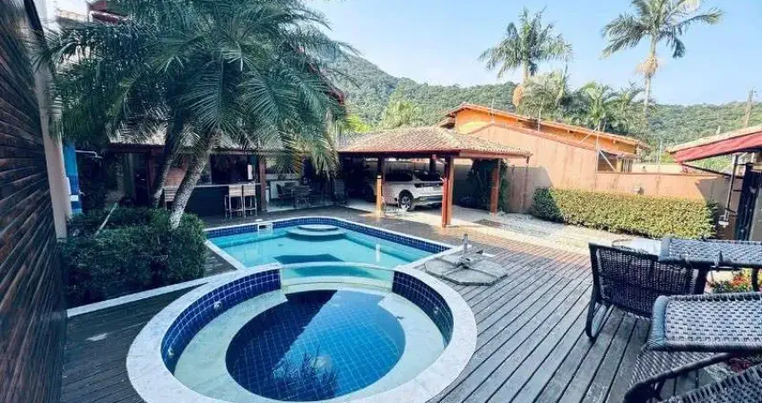 Casa com piscina para venda do Cidade Jardim em Caraguatatuba