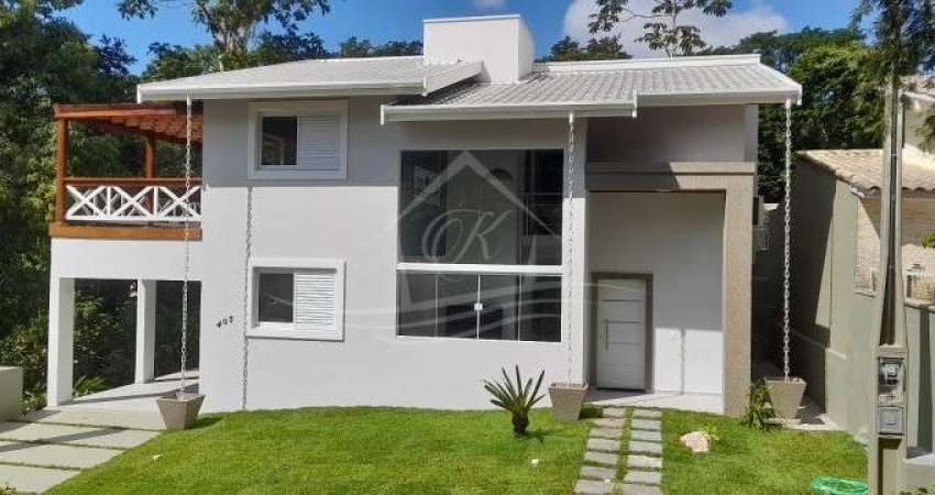 SOBRADO NOVO COM 3 SUÍTES, PISCINA, CHURRASQUEIRA, CONDOMÍNIO FECHADO, CARAGUATATUBA/SP