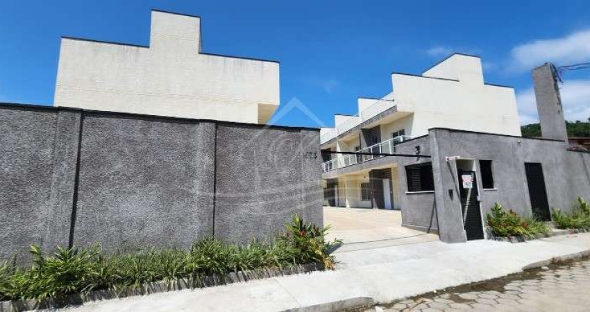 TRIPLEX NOVO EM CONDOMÍNIO FECHADO COM 3 DORMITÓRIOS (1 SUÍTE) E 2 VAGAS NO CENTRO DE CARAGUATATUBA/SP