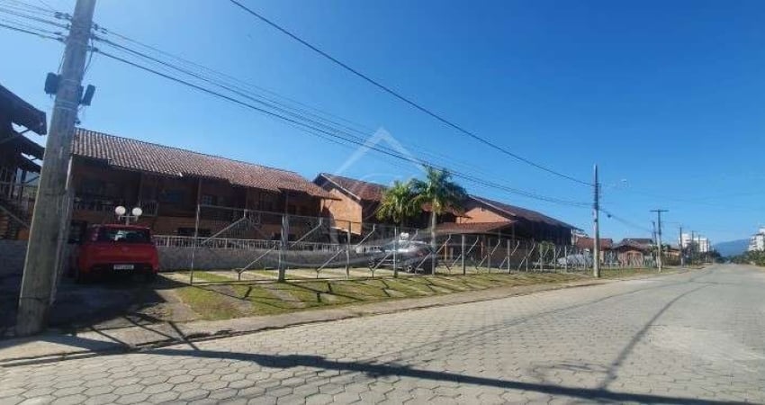 APARTAMENTO TÉRREO PARA A VENDA COM UM DORMITÓRIO, CONDOMÍNIO COM PISCINA, MARTIM DE SÁ, CARAGUATATUBA/SP