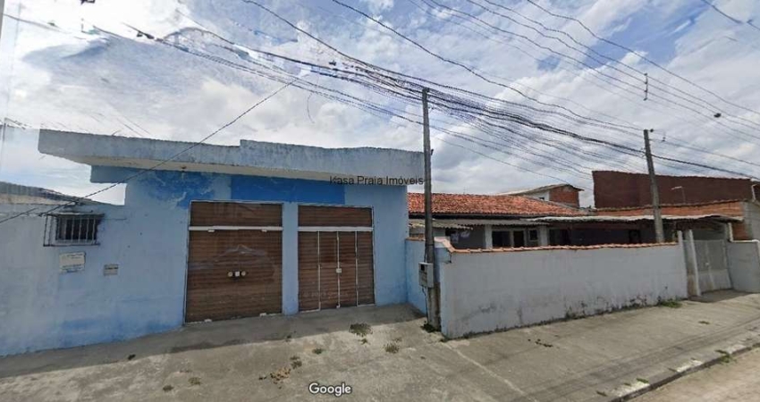 OPORTUNIDADE! CASA INDEPENDENTE COM 2 SUITES E SALÃO 'A VENDA