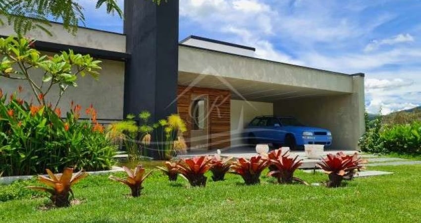 SOBRADO ALTO PADRÃO DENTRO DE CONDOMÍNIO PARA VENDA EM JAMBEIRO/SP