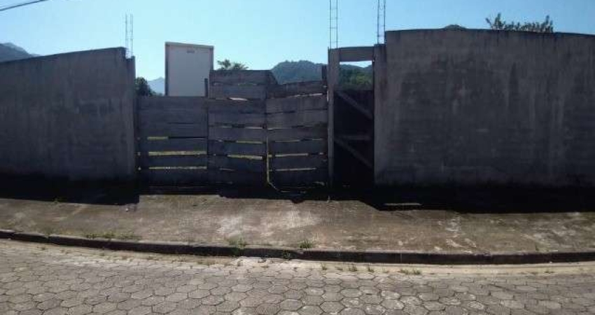 ÁREA COM 1.440 M², MURADO, CALÇADO E ATERRADO NA MARTIM DE SÁ, CARAGUATATUBA/SP