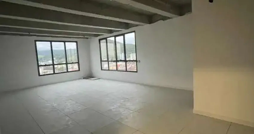 SALA COMERCIAL (NOVA) PARA VENDA E LOCAÇÃO NO CENTRO DE CARAGUATATUBA