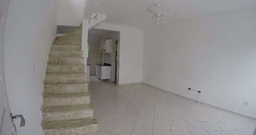 Casa em condomínio fechado frente mar para locação no Jardim Aruan em Caraguatatuba