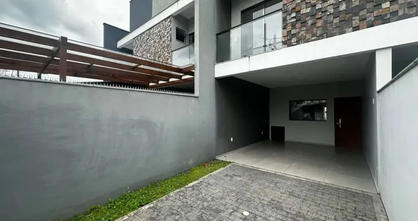 Sobrado geminado na região sul | 3 quartos sendo uma suíte | próximo ao condor supermercado | 02 vagas de garagem | analisa permuta!