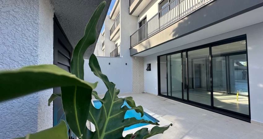 Triplex Alto Padrão no Bairro Glória, Joinville ? 3 Suítes, 4 Vagas, Elevador Privativo, Espaço Gourmet, Piscina, Automação e mais