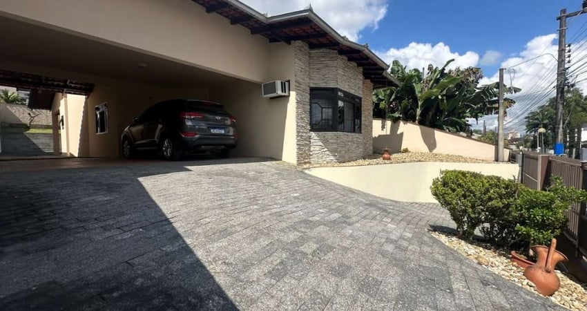 Localizado entre o bairro América e Costa e Silva essa casa tem seu diferencial! Agende sua visita e vamos conhecer essa oportunidade de negócio!