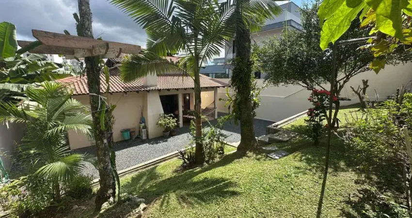 Imóvel à venda no Costa e Silva ? Casa com grande potencial de valorização!