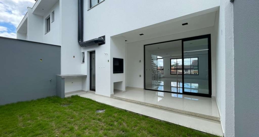 Geminado no Bairro Floresta - Joinville SC | 177m² - 3 Quartos | Analisa Permuta de Baixo Valor | Pronto para Morar | Acabamento de alto padrão e mais