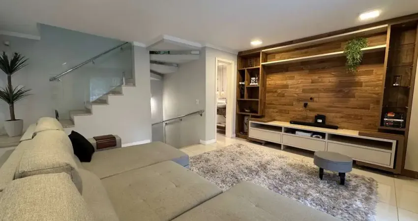 Sobrado à venda no bairro santo antônio em joinville | ampla casa semimobiliada pronta para morar!