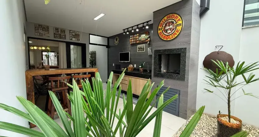 Casa geminada à venda no bairro américa em joinville - 3 suítes - 222m² - rua sem saída e espaço para 4 carros