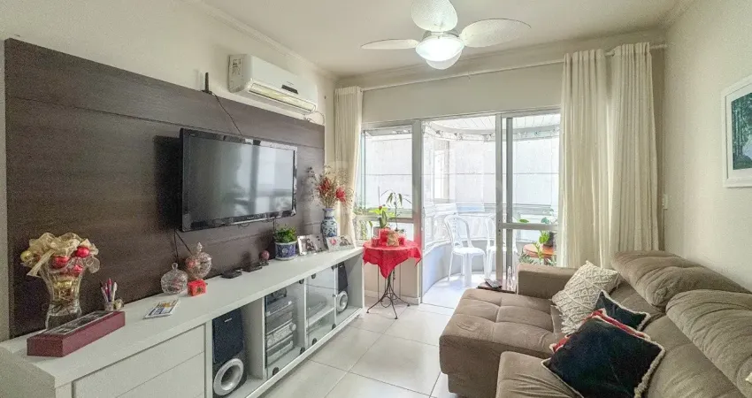 Apartamento no centro de florianópolis- móveis sob medida- 3 dormitórios, um suíte. uma vaga livre