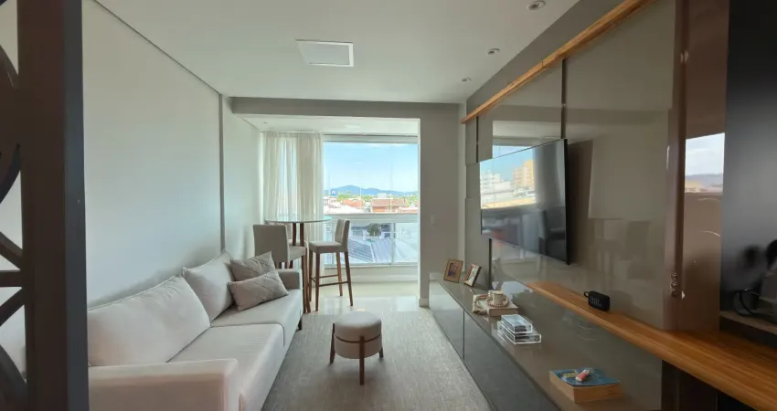 Apartamento de dois dormitórios, com uma suíte, à venda no Centro da Palhoça