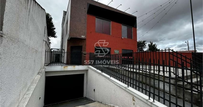Amplo Apartamento de 1 quartos + 2 Vagas de garagem no Bairro Cajuru!