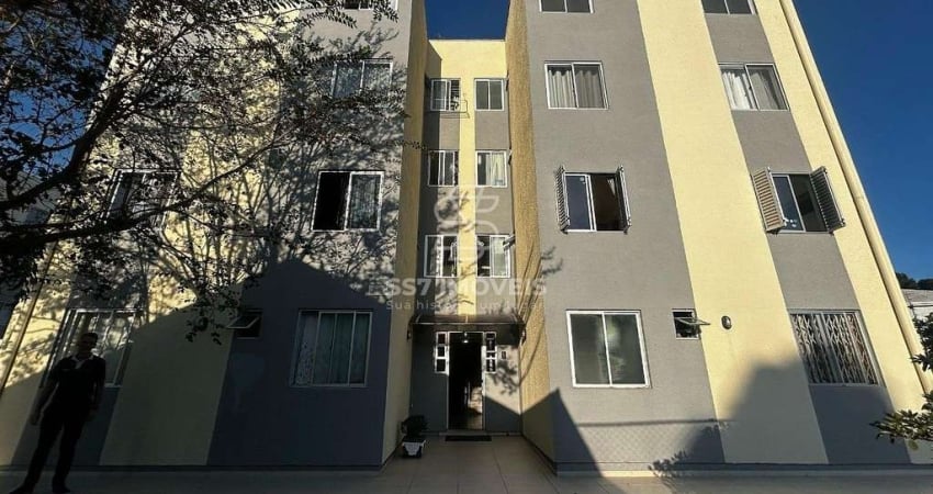 Apartamento com 3 quarto, todo reformado, no bairro Portão!