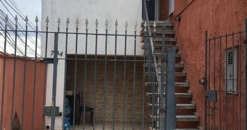 Casa assobradada com garagem, centro da penha, a 3 quadras do shopping e a 5 do metro  , terraço, sala 2 ambientes,