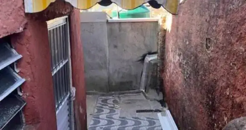 Kitnet / Stúdio para alugar na Rua Padre João, 781, Penha De França, São Paulo