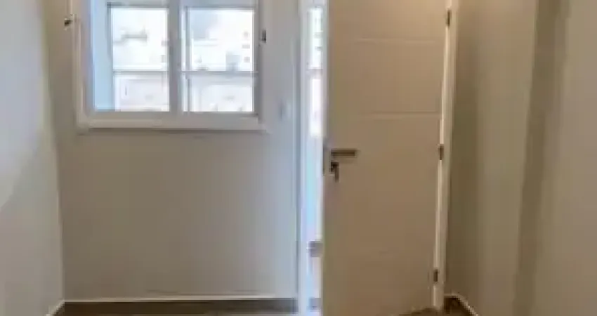 Higienópolis excelente apto  2  dorms todo reformado acabamento de primeira , teto rebaixado porcelanato, parte elétrica e hidráulica todo novo , prédio a 5 quadras do metro Santa Cecilia