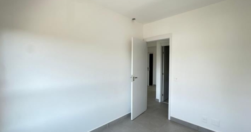 Apartamento de 2 Dormitórios com suíte e varanda à venda
