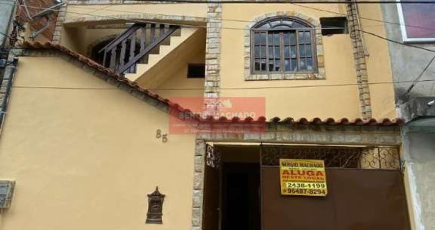CASA TRIPLEX COM 3 QUARTOS E SUÍTE EM BANGU