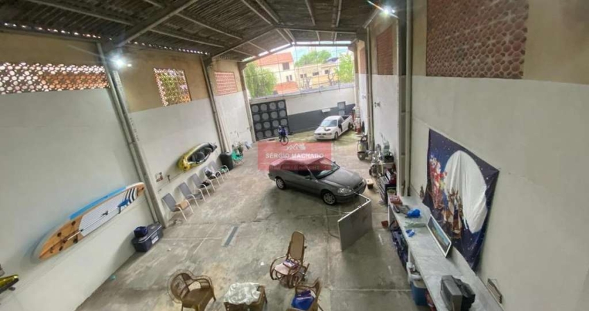 Amplo galpão com duas ótimas casas em Padre Miguel