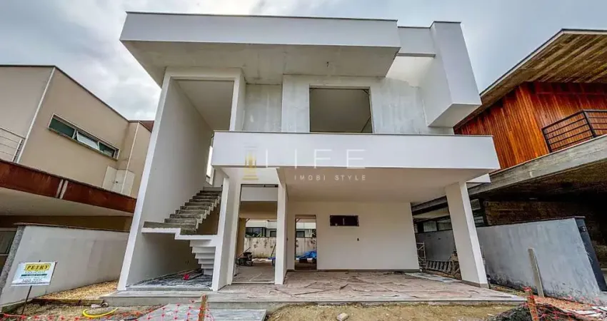 Casa em condomínio fechado com 4 quartos à venda na Vila Nova, Joinville 