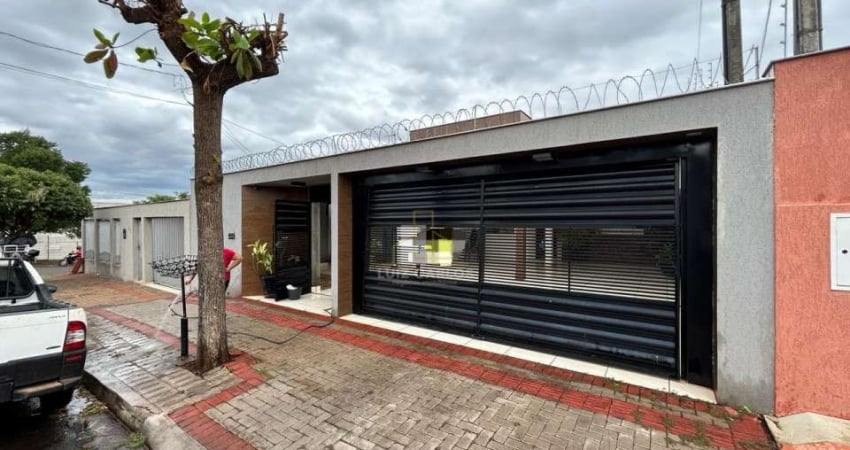 Casa com 3 quartos à venda na Rua Maria Furlan Franciscato, 114, Jardim Pacaembu, Londrina