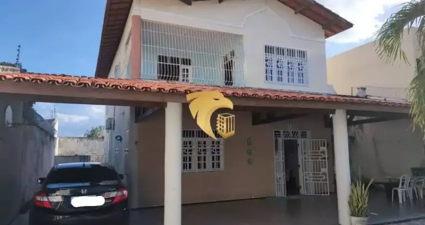Casa duplex Com 4 Dormitórios , com  250 m², ótima localização