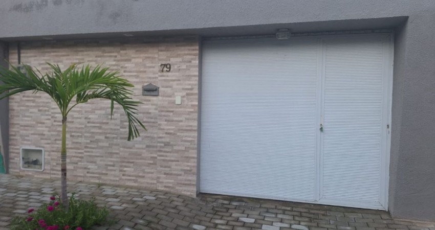 Casa plana com 02suítes, próximo do Centro do Eusébio