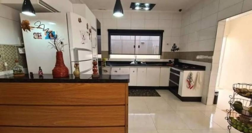 Linda Casa à Venda e para Locação no Jardim Europa – Espaço, conforto e localização privilegiada!