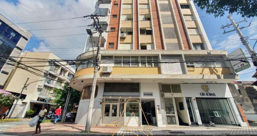 Apartamento Mobiliado com 1 Dormitório no Centro da Cidade