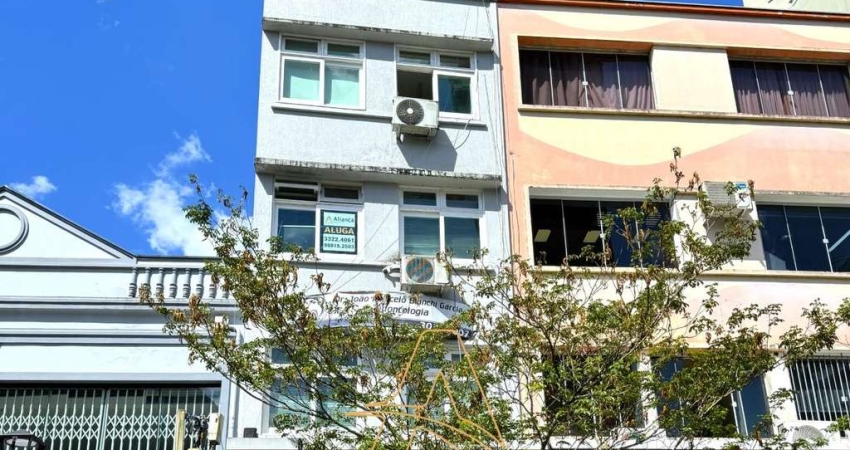 Sala Comercial com Ar Condicionado na Rua XV de Novembro