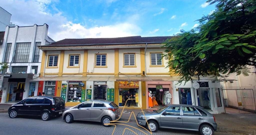 Sala Comercial com 200m² no Centro de Blumenau em Localização Privilegiada