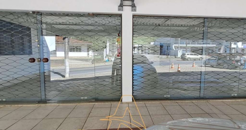 Sala Comercial Térrea com Estacionamento Rotativo em Frente