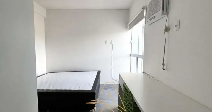 Apartamento Mobiliado com 1 Dormitório no Bairro Água Verde