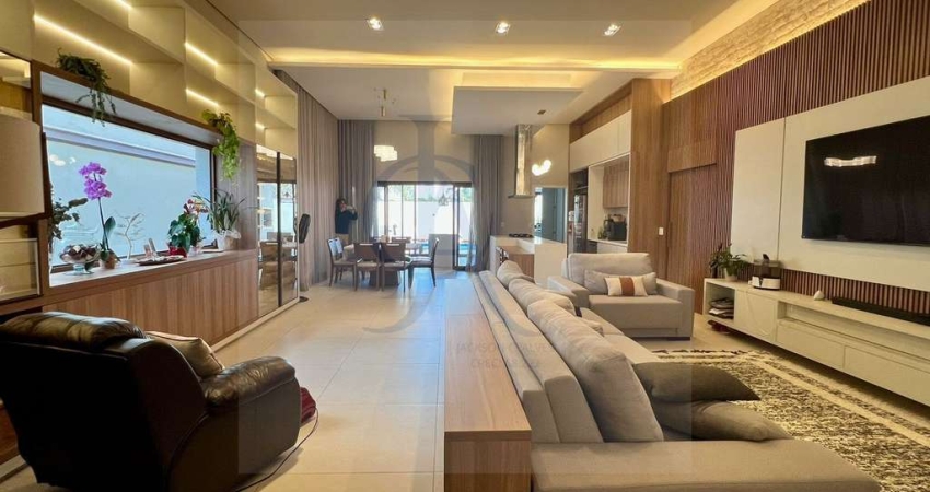 Casa Térrea à Venda no Parque dos Príncipes, divisa de São Paulo e Osasco. Com  4 Suítes, Sala conceito aberto, piscina e 4 Vagas