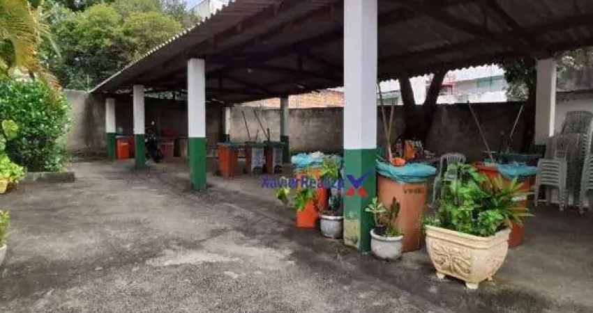 OPORTUNIDADE PARA INVESTIDOR – CASA À VENDA NO CENTRO