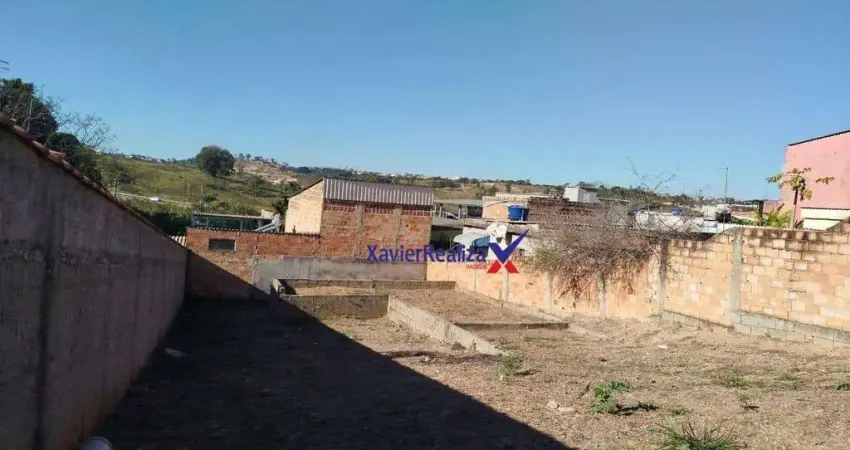 Terreno à venda na Rua Fiéis de Deus, São João, Betim