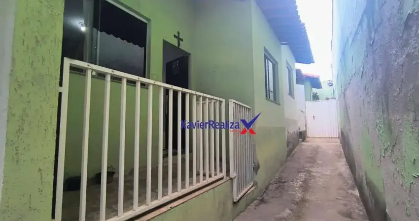 Casa com 2 quartos à venda na Rua Estoril, São João, Betim