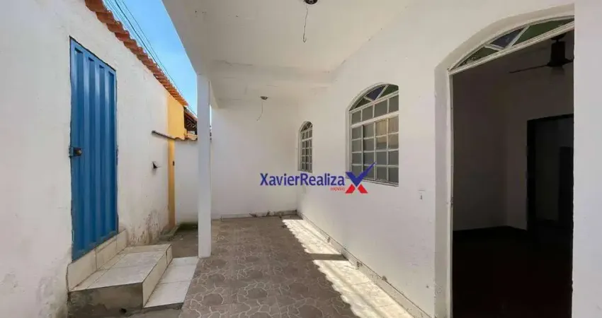 Casa com 2 quartos à venda na Rua Minho, São João, Betim