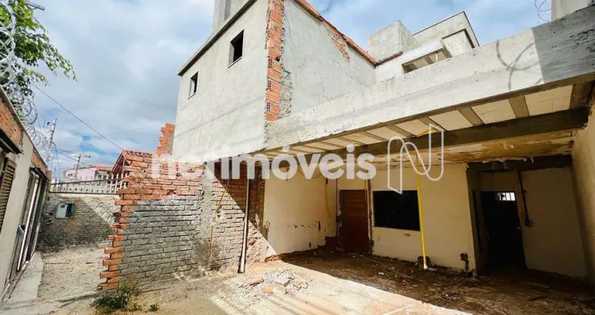 Casa com 6 quartos à venda na Rua Professor Noé Azevedo, Planalto, Belo Horizonte