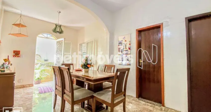 Casa com 3 quartos à venda na Santa Amélia, Belo Horizonte 