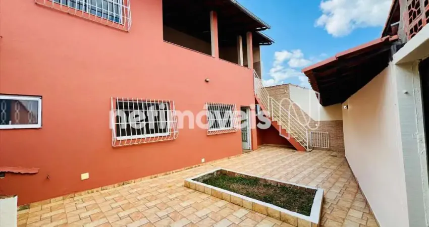 Casa com 2 quartos para alugar na Rua Bernardo Cisneiros, Aparecida, Belo Horizonte