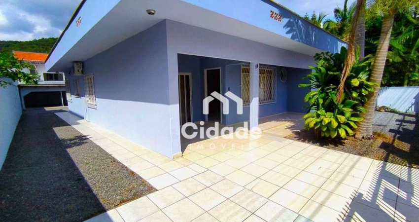 Casa com 4 dormitórios para alugar, 200 m² por R$ 4.000,00/mês - Vila Nova - Jaraguá do Sul/SC