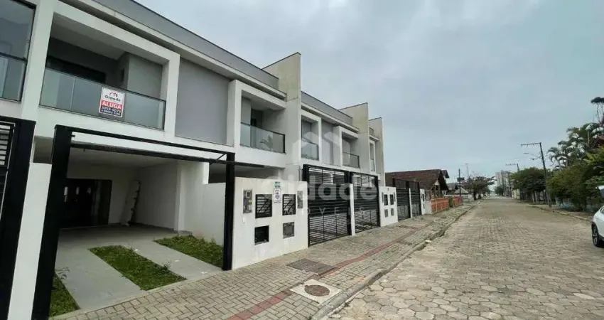 Casa com 3 dormitórios para alugar, 142 m² por R$ 4.500,00/mês - Centro - Balneário Piçarras/SC